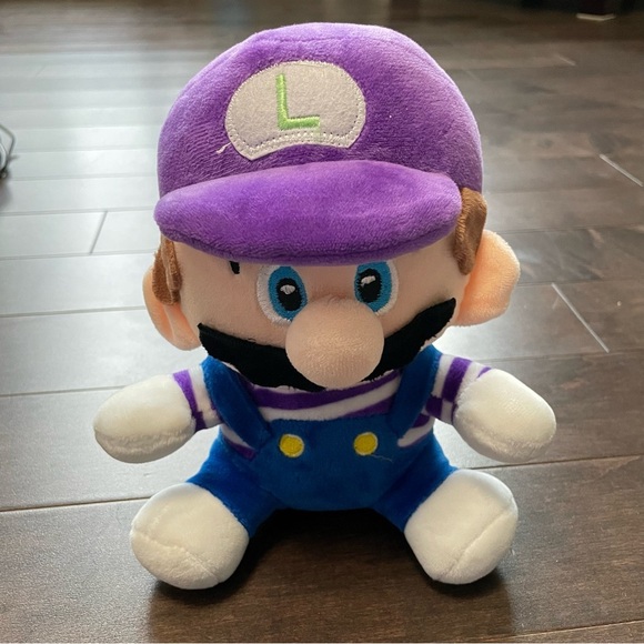 Mario Brothers Luigi 8 inch Plush - Picture 1 of 5